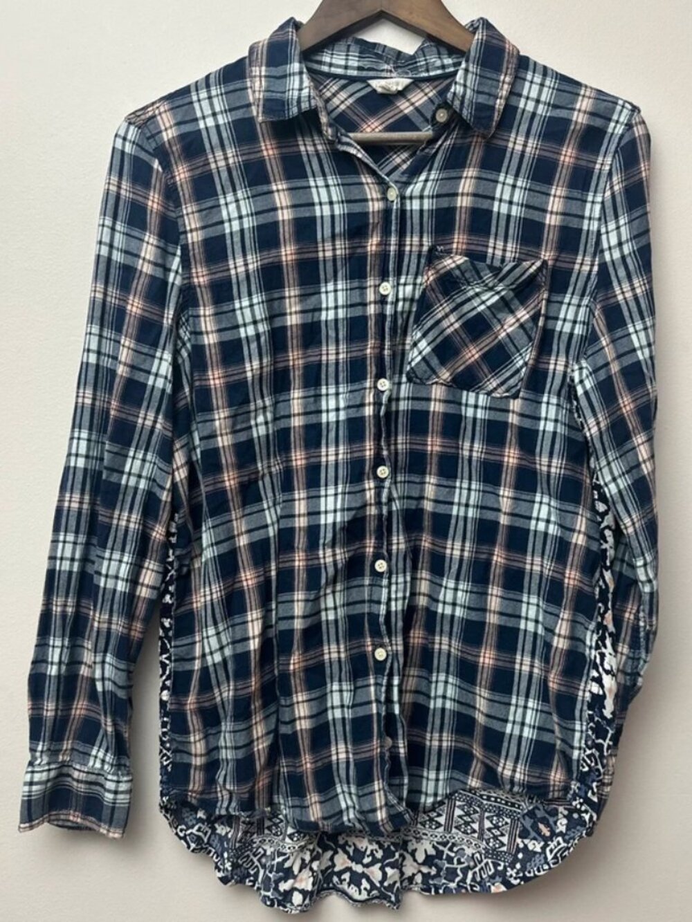 Aeropostale Blue/Pink Plaid Long Sleeve Medium